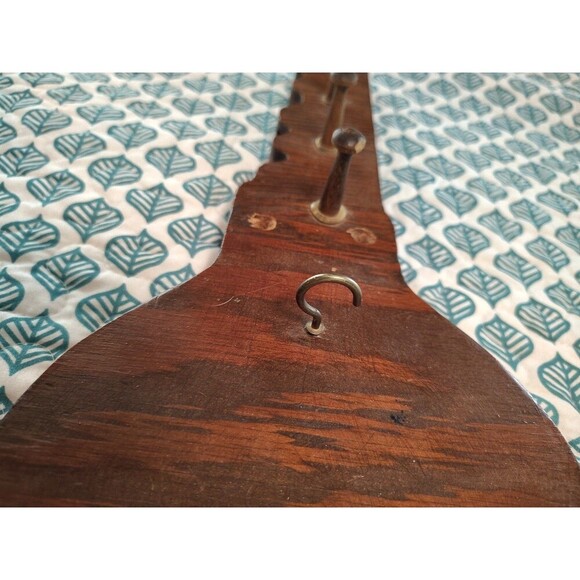 Vintage MCM Brown Wood Key Shaped Key Ring Hook Holder  Pegs 14.5 x 6.25" - Picture 3 of 12